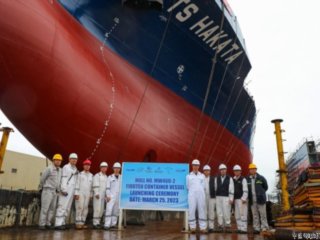 1100TEU��װ�䴬��MW460-2��˳����ˮ