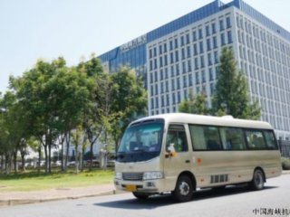 ��ȫ+Ʒ��˫����������ʡ��ǣ�ֽ��ÿ�˹�ع��桰�Ϻ�ר�ߡ����ó��з���